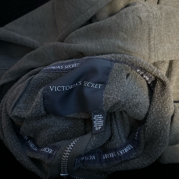 VS Green Zip-Up Hoodie - Picture 5 of 5